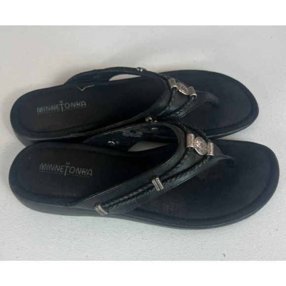 Minnetonka Sandals Womens 10 M Silverthorne Black Silver Concho Boho Gorpcore - Picture 2 of 7